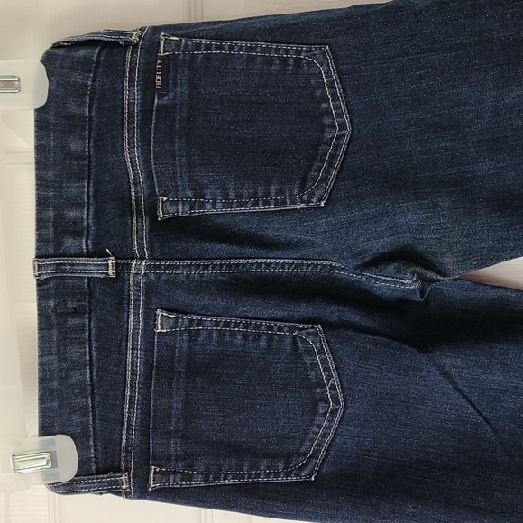 Fidelity Jeans - Picture 6 of 9